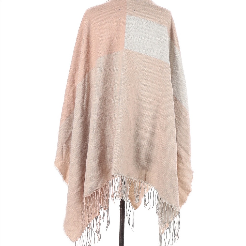 NWT SOIA & KYO  scarf, shawl cardigan sweater